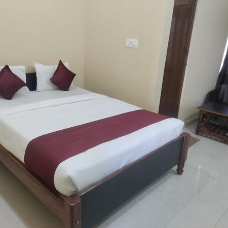 Hotel Vrs Residency Mysore Exterior foto