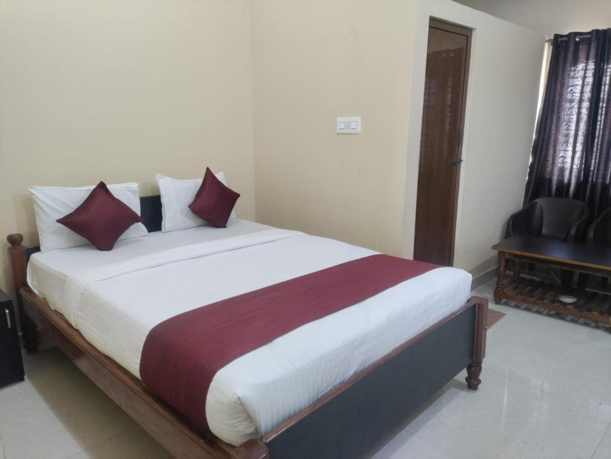 Hotel Vrs Residency Mysore Exterior foto