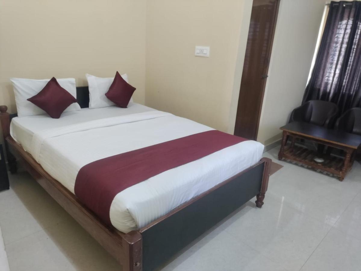 Hotel Vrs Residency Mysore Exterior foto