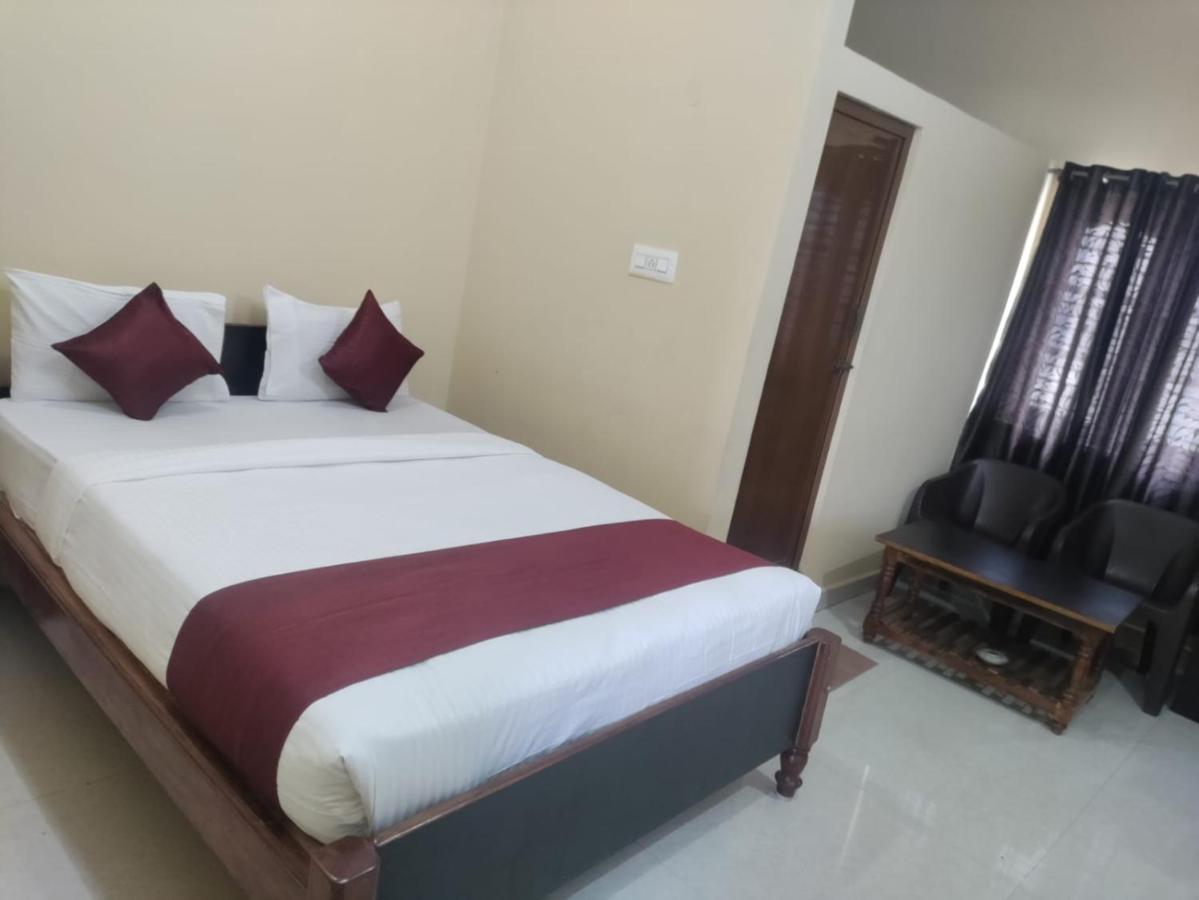 Hotel Vrs Residency Mysore Exterior foto